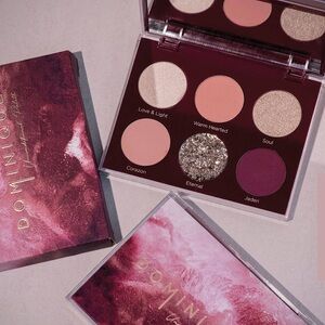 Dominique Unconditional Pallete